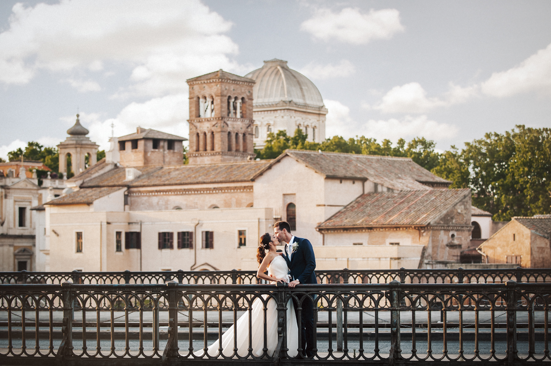 Fotografo di matrimonio a Roma: passeggiare a Trastevere