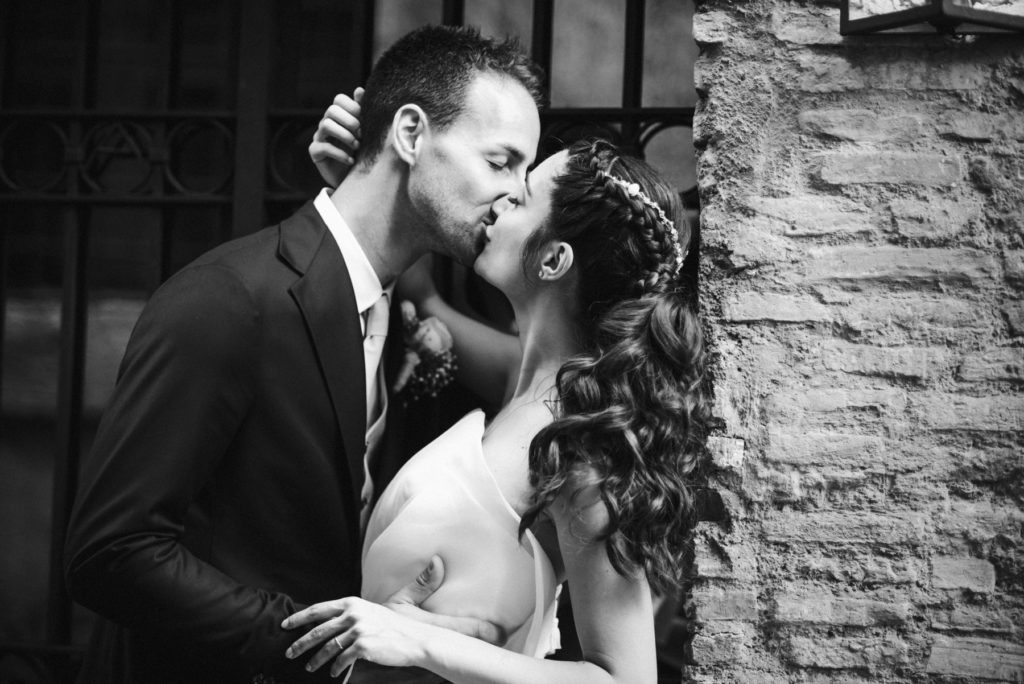 Fotografo di matrimonio a Roma: passeggiare a Trastevere