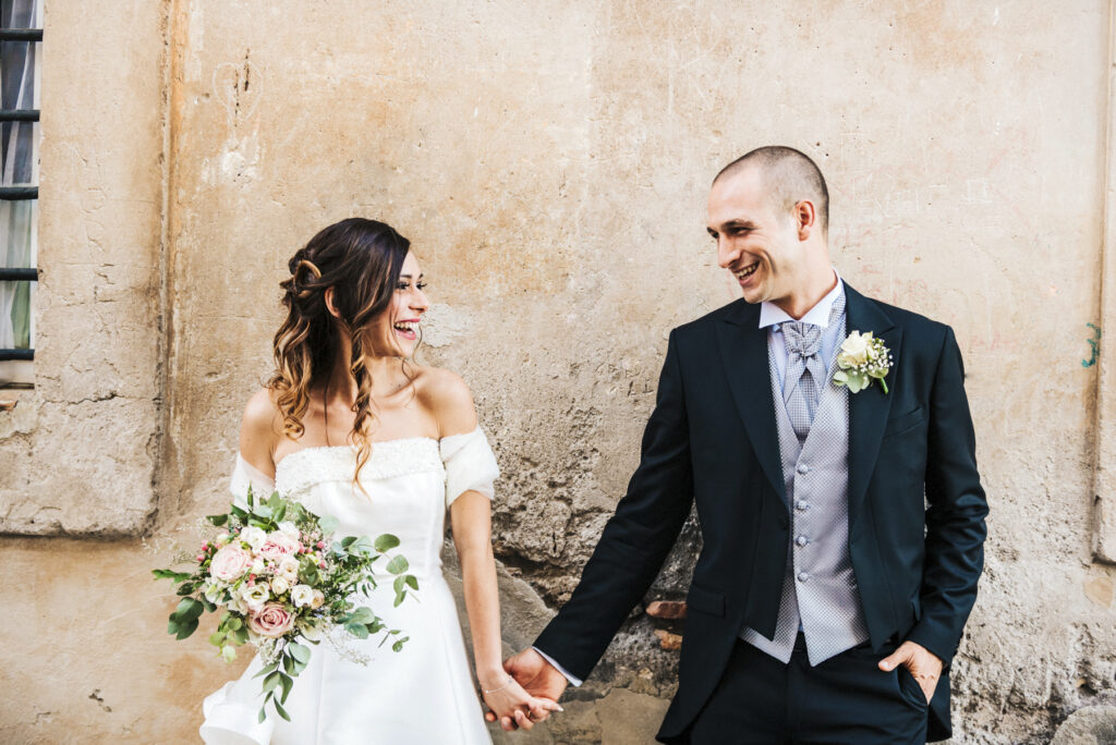Fotografo di matrimonio a Cerveteri: foto di coppia in campagna