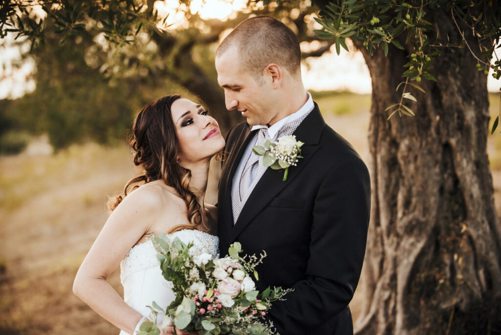 Fotografo di matrimonio a Cerveteri: foto di coppia in campagna