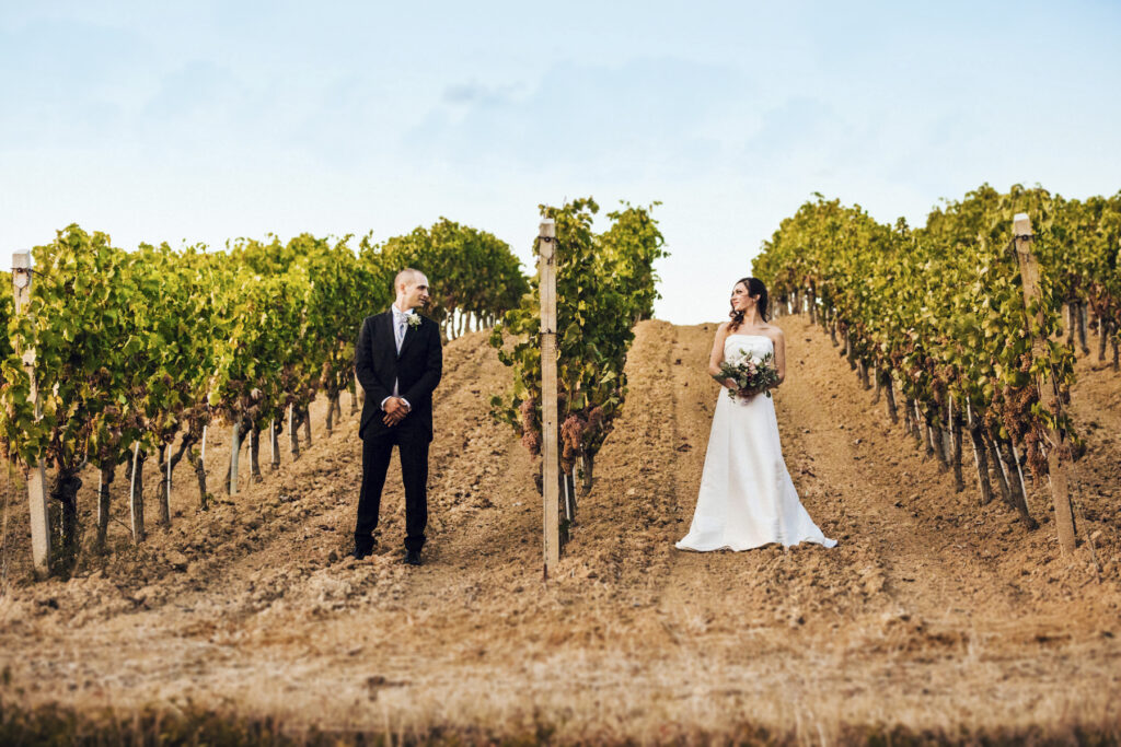 Fotografo di matrimonio a Cerveteri: foto di coppia in campagna
