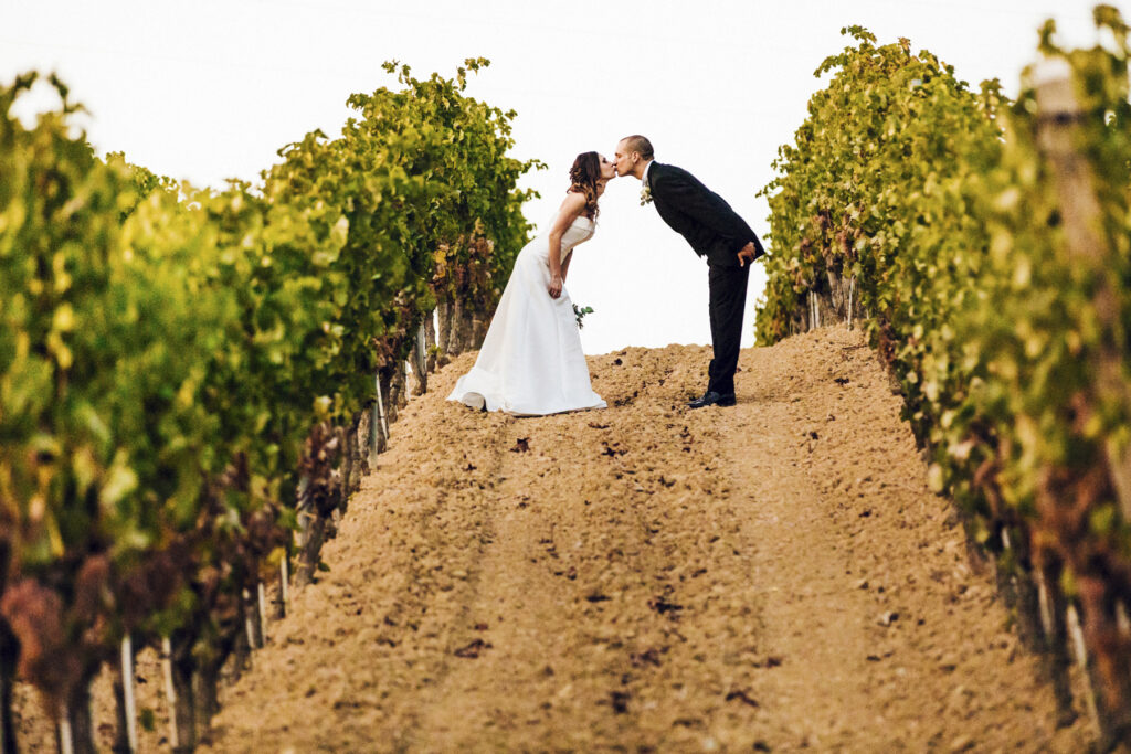 Fotografo di matrimonio a Cerveteri: foto di coppia in campagna